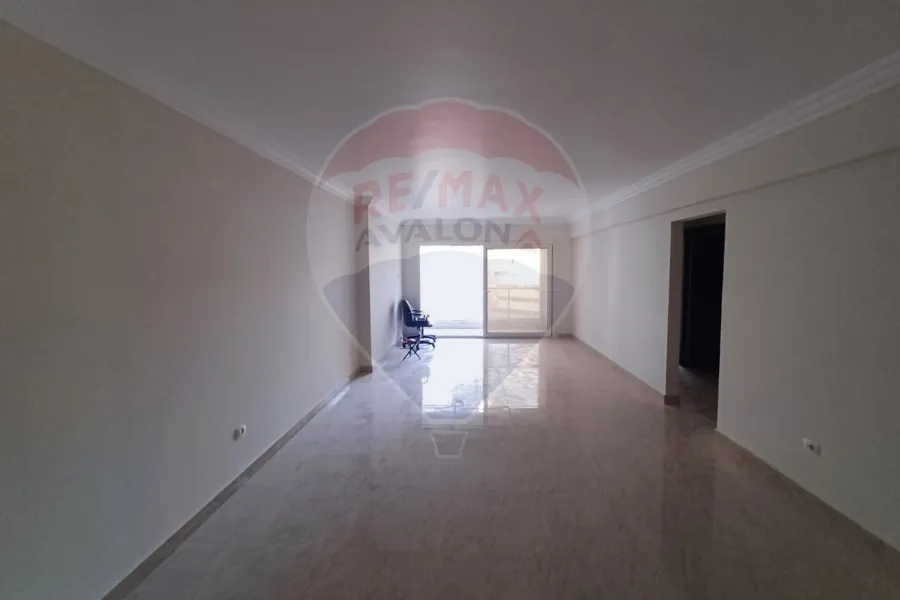 شقة للايجار 135 م سموحة (جراند فيو)