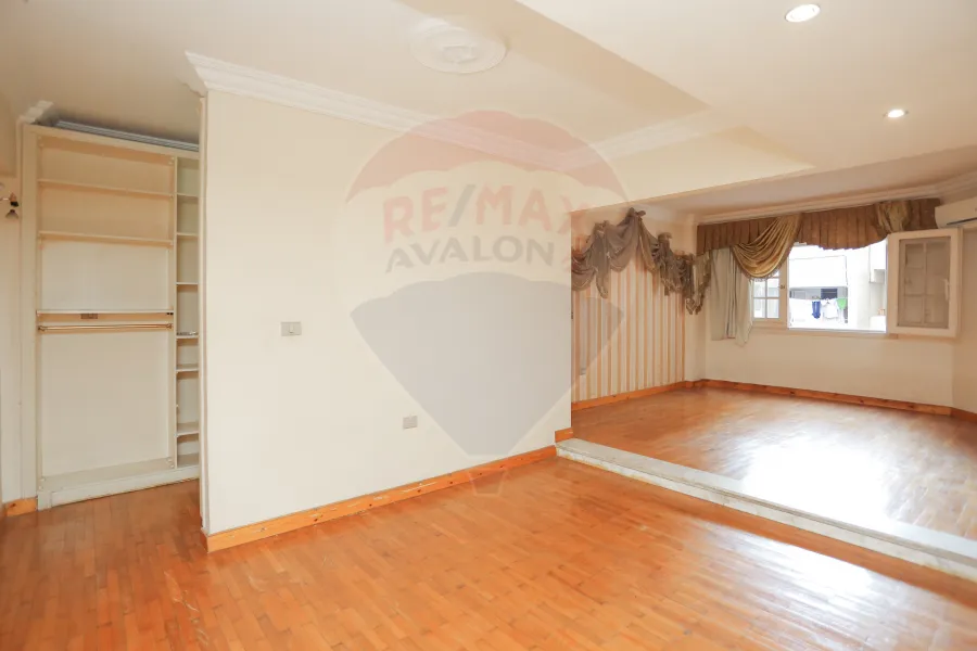 Apartment for sale 270 m Smouha (Fawzy Moaz St directly)