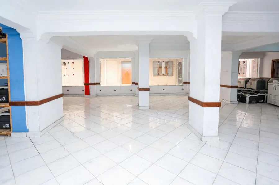 Commercial Unit for rent 400 m agricultural road directly