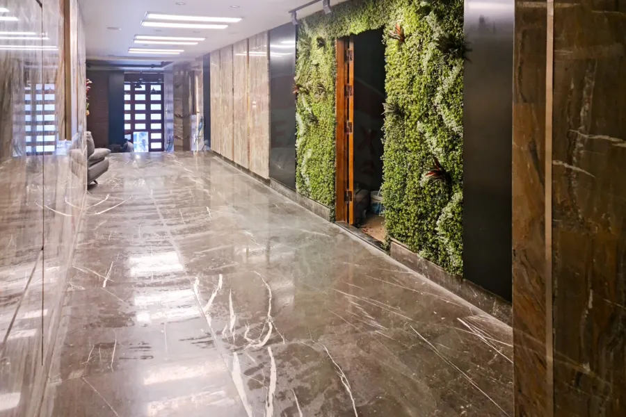 Mezzanine for sale 300 m Lauran (directly Abu Qir St.)