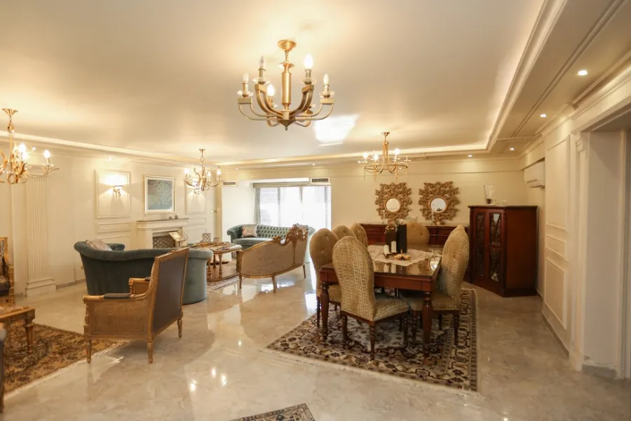 شقة للبيع 252م زيزنيا(ش أبو قير الرءيسي)