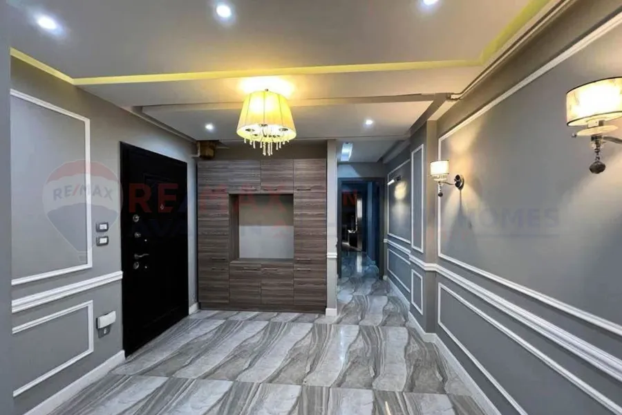 شقة للبيع 250 م سموحة (ش بهاء الدين الغتوري)