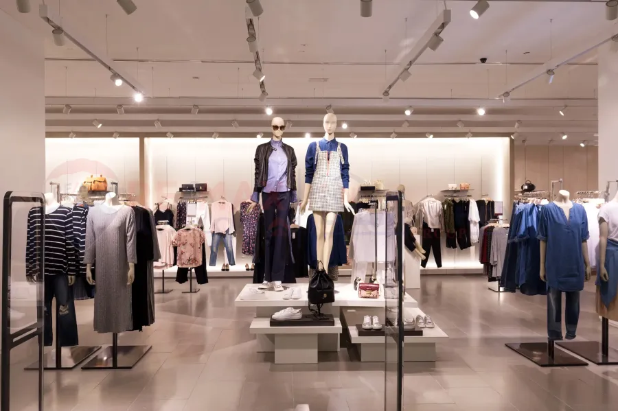 محل للبيع 95 م (مول صواري)