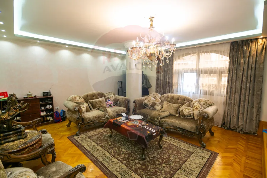Licensed apartment for sale 140 m Al Ibrahimiyya (steps from Abu Qir St.)