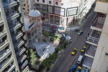 شقة  للبيع  300 م  لوران ( طريق الحرية)