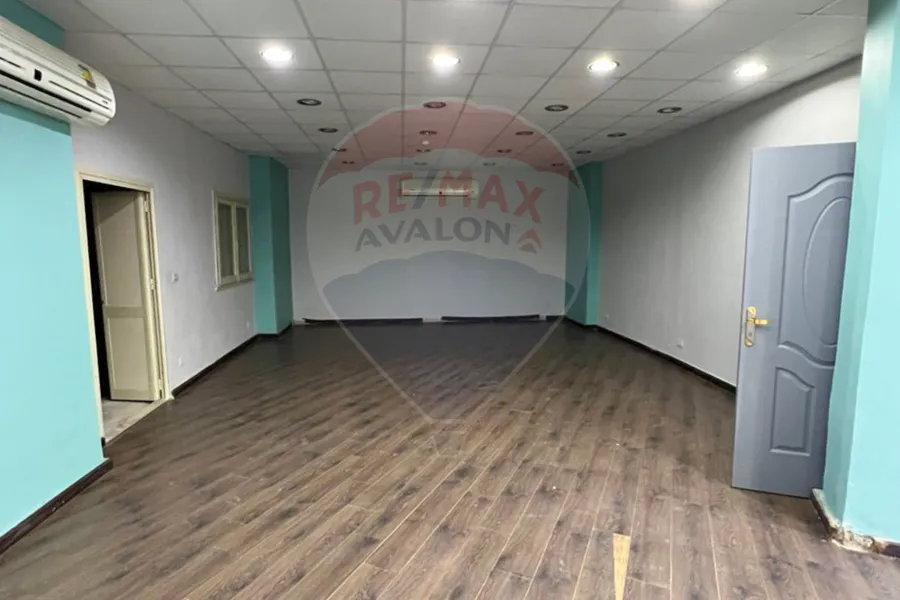 Administrative unit for sale 290 m Al-Iqbal (in front of Victoria College School)