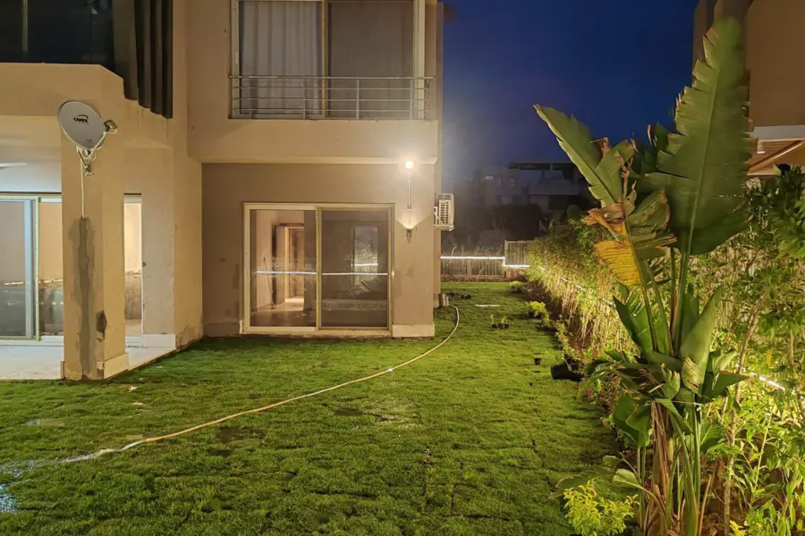 Ground floor chalet with garden for sale (Hacienda Bay - Sidi Abdel Rahman) 153 m + 218 m garden - 12,500.00 EGP (down payment + over)