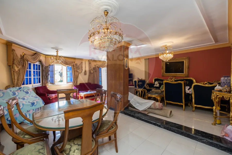 شقة للبيع 160 م جليم (ش الاذاعة  -  امام فنون جميلة)