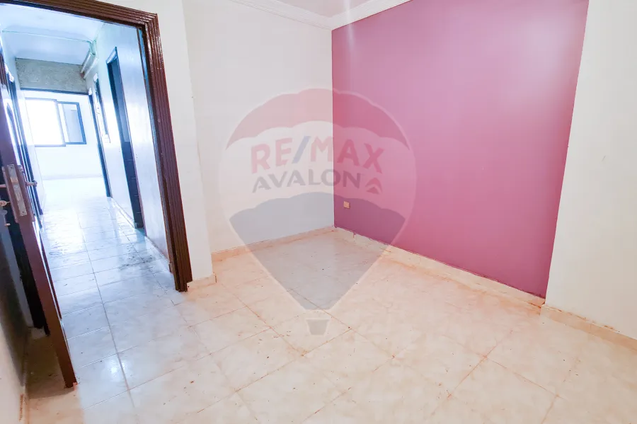 شقة للايجار 120 م الابراهيمية (خطوات من مول لاجيتيه)