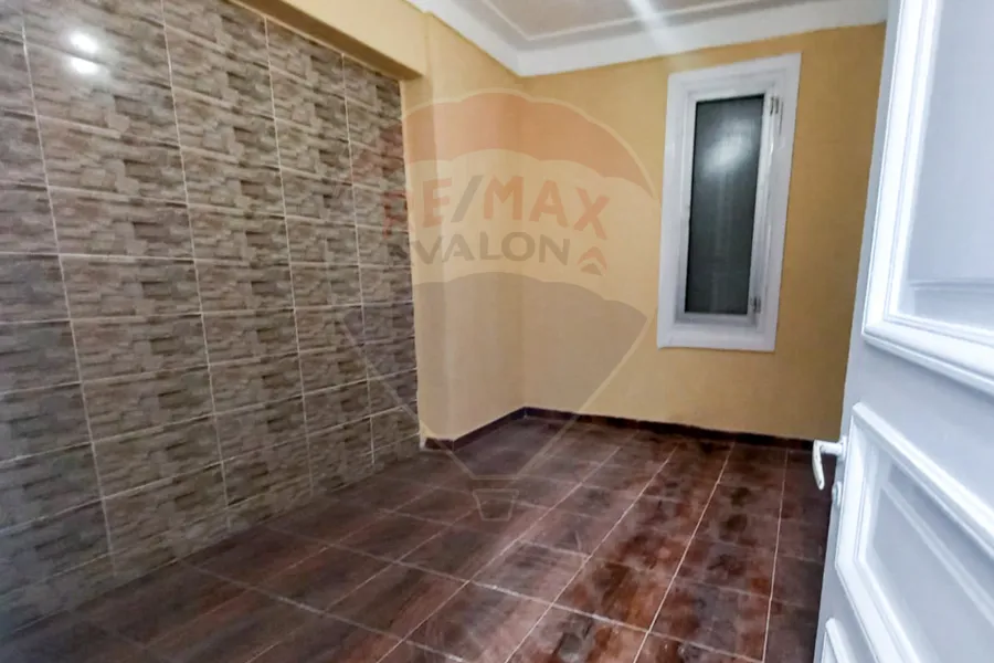 Administrative headquarters for rent, 100 m, Zizinia (steps from Abu Qir Street)