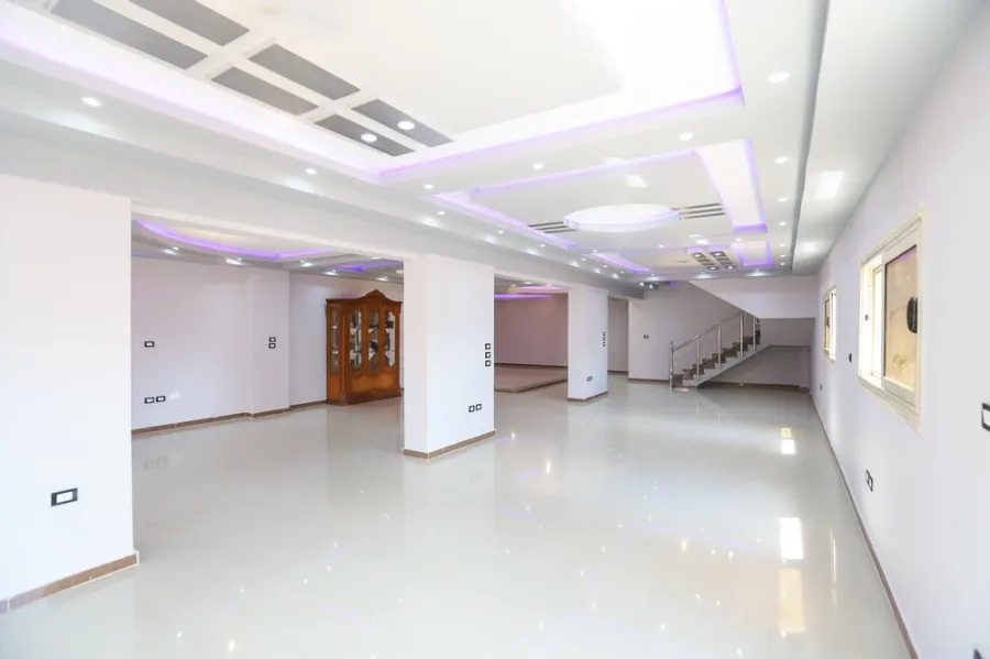 شقة دوبليكس للبيع 650م رشدي (متفرع من عبد الحميد العبادي)