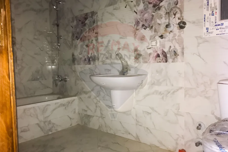 شقة للإيجار 135 م (ترام - الوزارة)