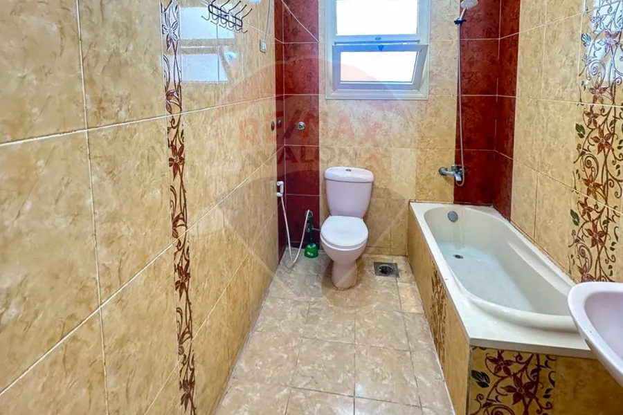 شقة للايجار 180 م ميامي (خطوات من ش العيسوي و البحر)