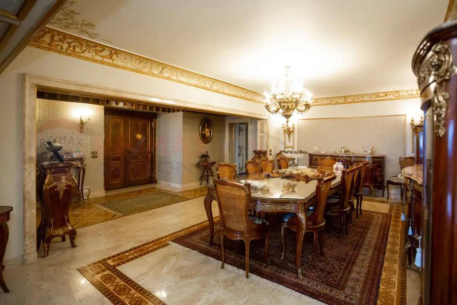 شقة للبيع 600 م سان ستيفانو (على البحر مباشرة - برج النحاس)