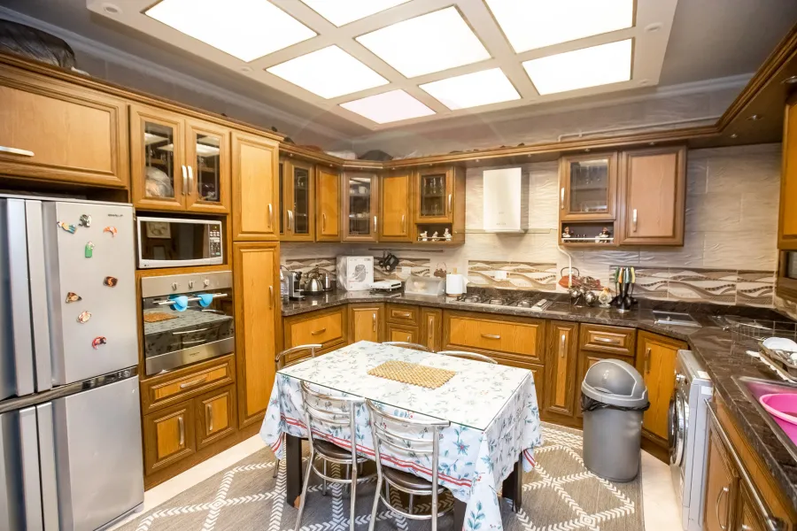 شقة للبيع  293 م لوران (ش عبد السلام عرف - عمارة براند )