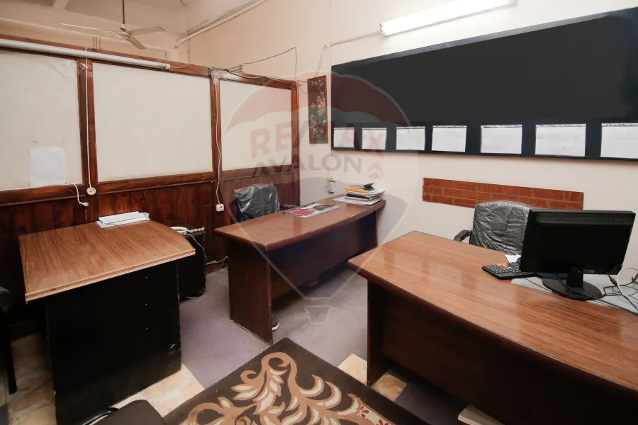 مقر إداري للبيع 250 م المنتزة (أمام قصر المنتزة)