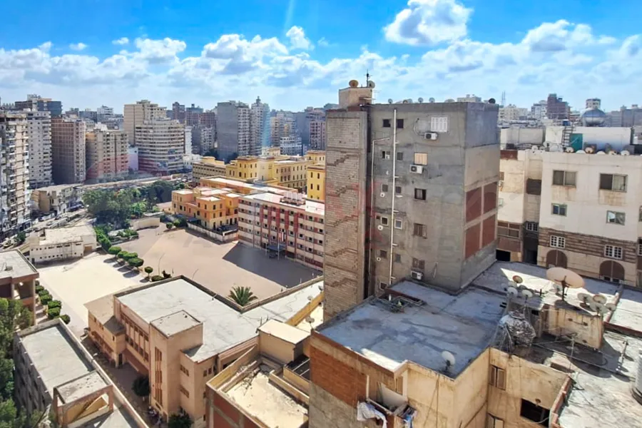 شقه للبيع 135 م فكتوريا (ش عبد السلام عارف)