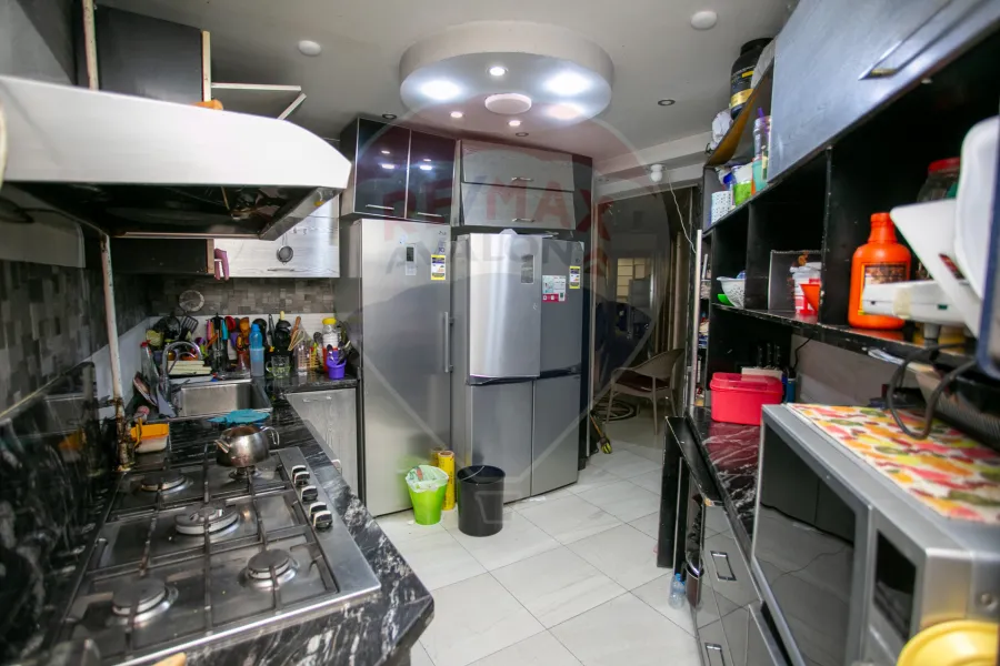 شقة للبيع 267 م سموحة (ش 14 مايو)