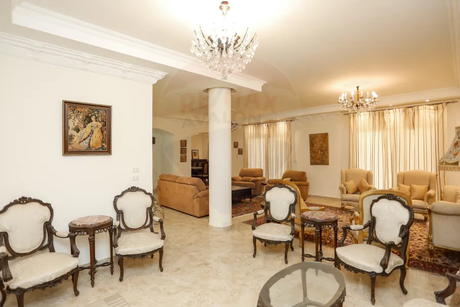 ڤيلا منفصلة للبيع الكينج (كومباوند الصفوة)  -  500 م