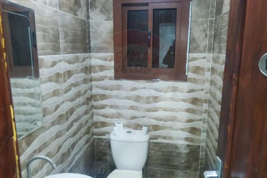 مقر إداري للإيجار  170 م سموحة ( شارع النصر) - يصلح للتوكيلات و الشركات