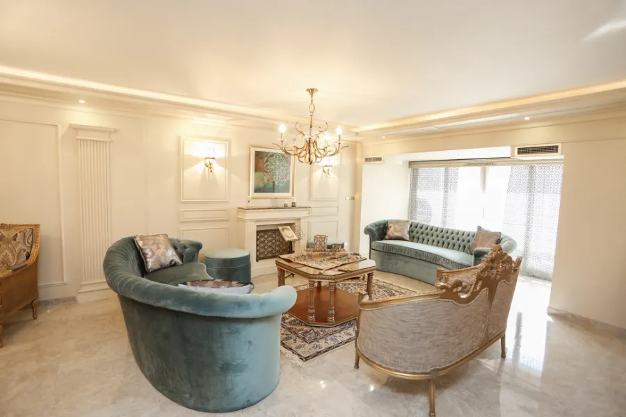 شقة للبيع 252م زيزنيا(ش أبو قير الرءيسي)