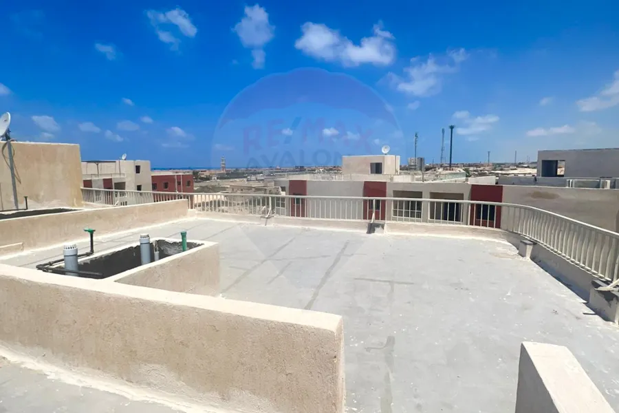 شاليه  + روف  للبيع الساحل (سيلا)