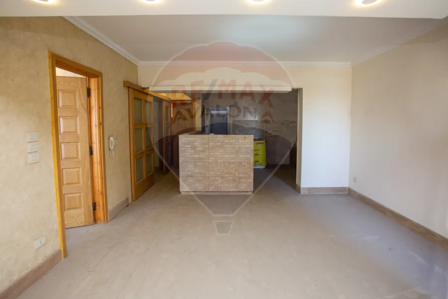 شقة للبيع 131 م سموحة (بجوار جرين تاورز)-1