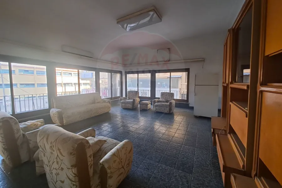 مكتب للإيجار 250 م لوران (ش الإقبال)