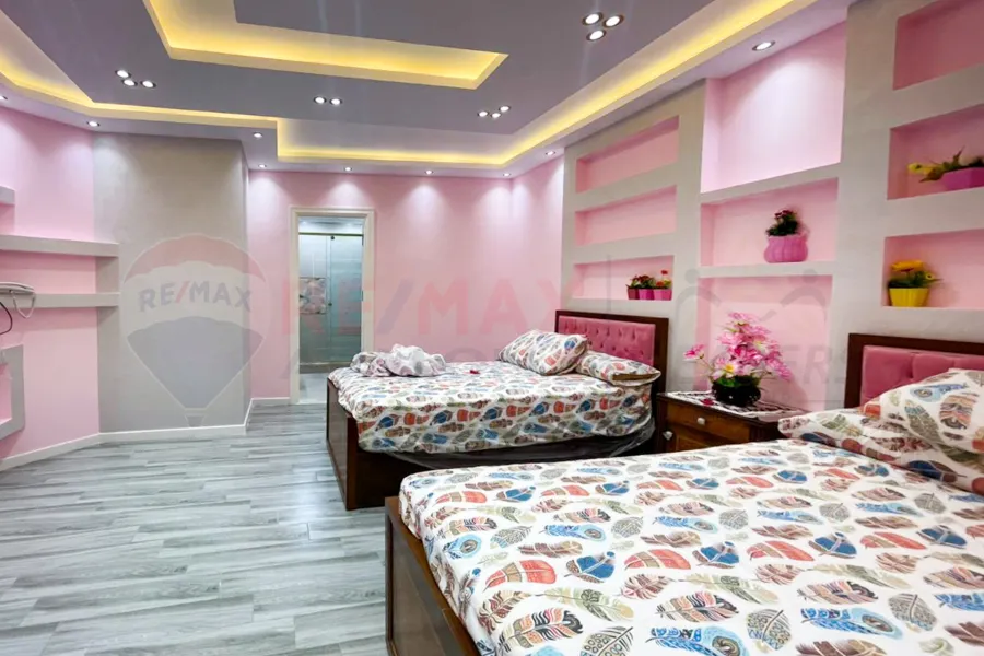 Apartment for sale 350 s in Camp Caesar (directly on the sea)