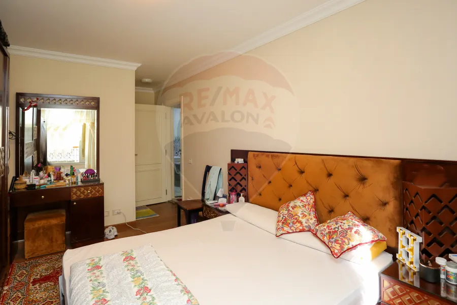 شقة للبيع 195 م كفر عبده (ميدان سانت جيني - عماره براند)