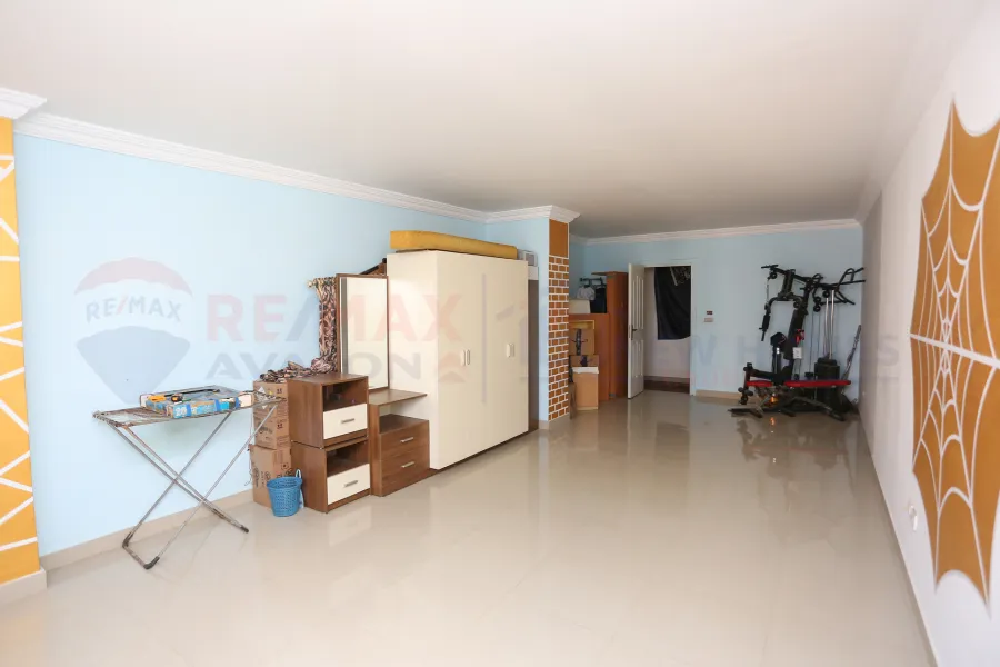 Apartment for sale 360 ​​m Zizinia (steps from tram)