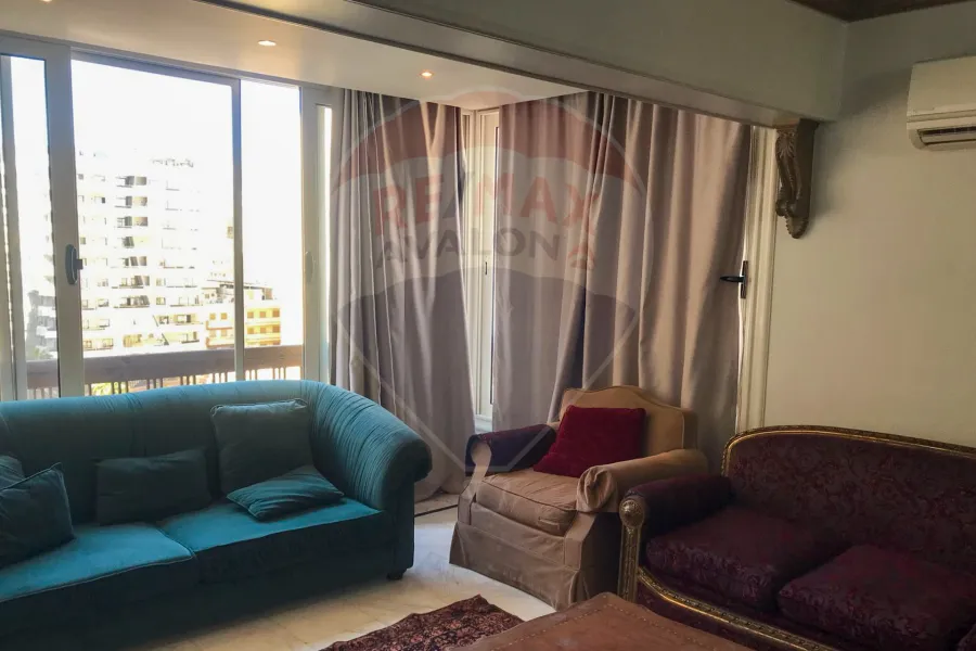 شقة للايجار المفروش 120 م مصطفي كامل (ش المعسكر الروماني)