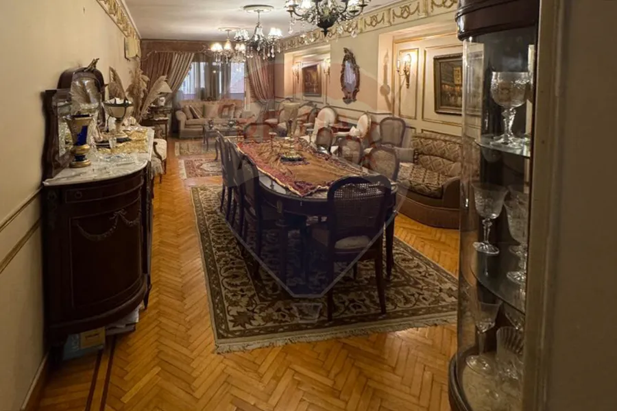 شقة للبيع 184 م جليم (ش مصطفي فهمي)