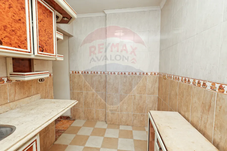 شقة للبيع 116 م محرم بك (ش عرفان الرئيسي)