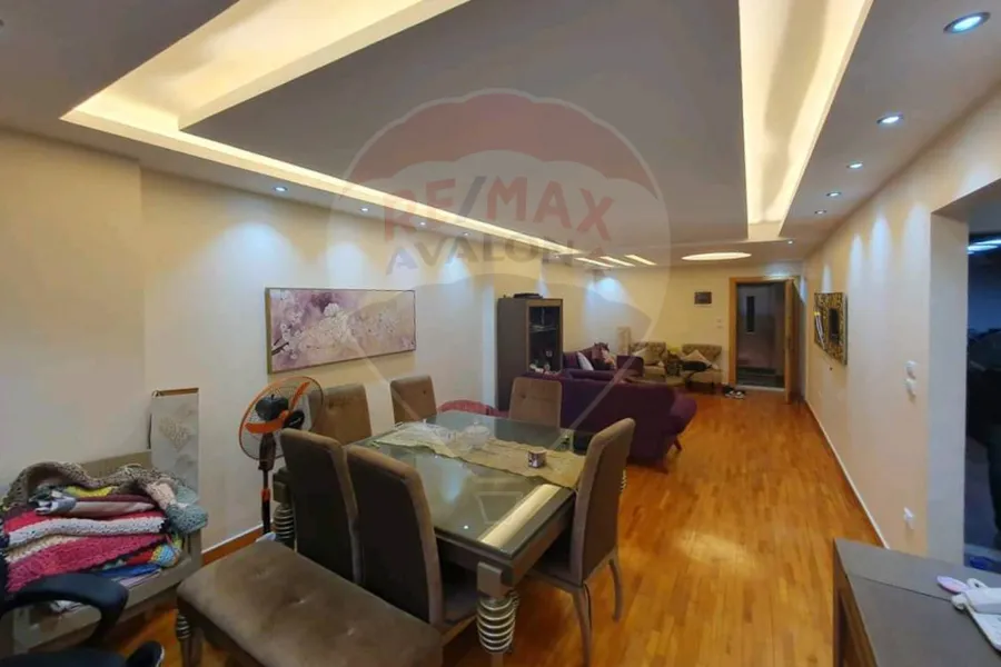 Apartment for sale in Rushdi (directly on the tram) 176 m