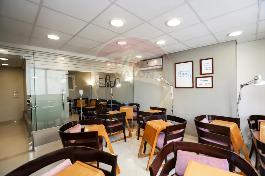 مقر ادارى للبيع 140 م جناكليس ( شارع أبوقير الرئيسي )