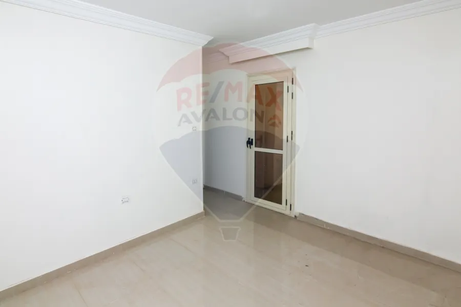 شقة للبيع 270 م لوران (شارع شعراوي)