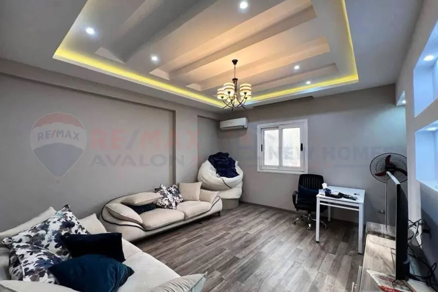 شقة للبيع 250 م سموحة (ش بهاء الدين الغتوري)