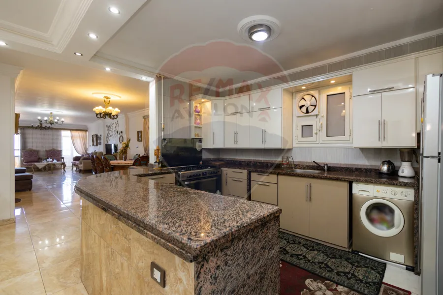 Apartment for sale 200 m Montazah (Malek Hefny St.)