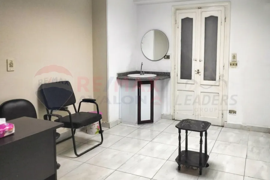 Administrative headquarters for rent 100 m Louran (Mahmoud Sedqy St.)