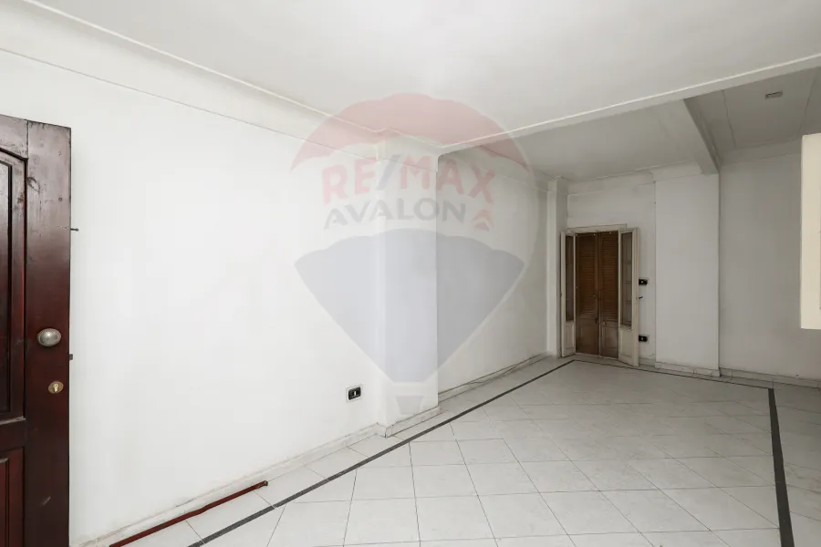 Complete property for sale 300 m Miami (Baron Cafe St. - steps from El Guish Road)