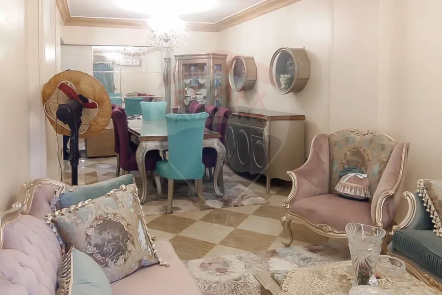 شقة للبيع 135 م المندرة (بجوار مدرسه فيوتشر للغات)