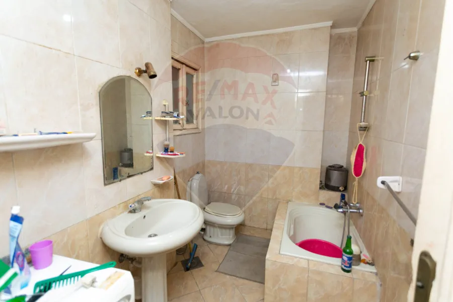 شقة للبيع 130 م محرم بك (خطوات من ش المنشا)