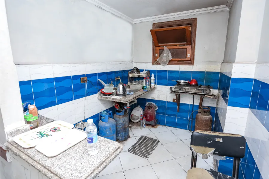 Commercial Unit for rent 400 m agricultural road directly