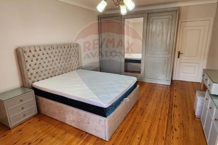 شقة للبيع 120م سموحة (ش عصام حلمي)