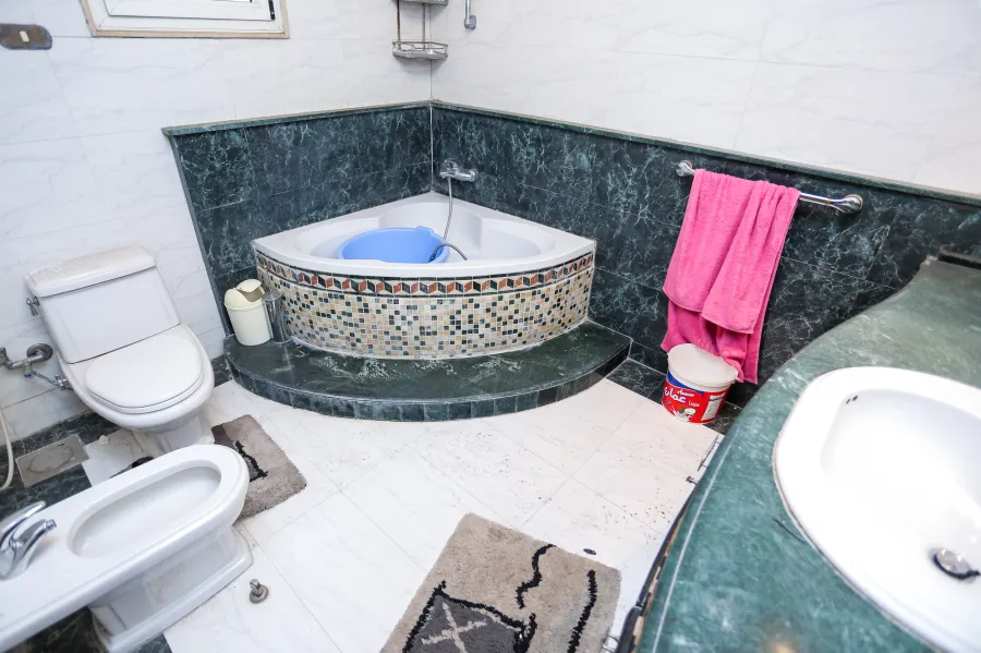 شقة للبيع 220م ستانلى (خطوات من البحر)