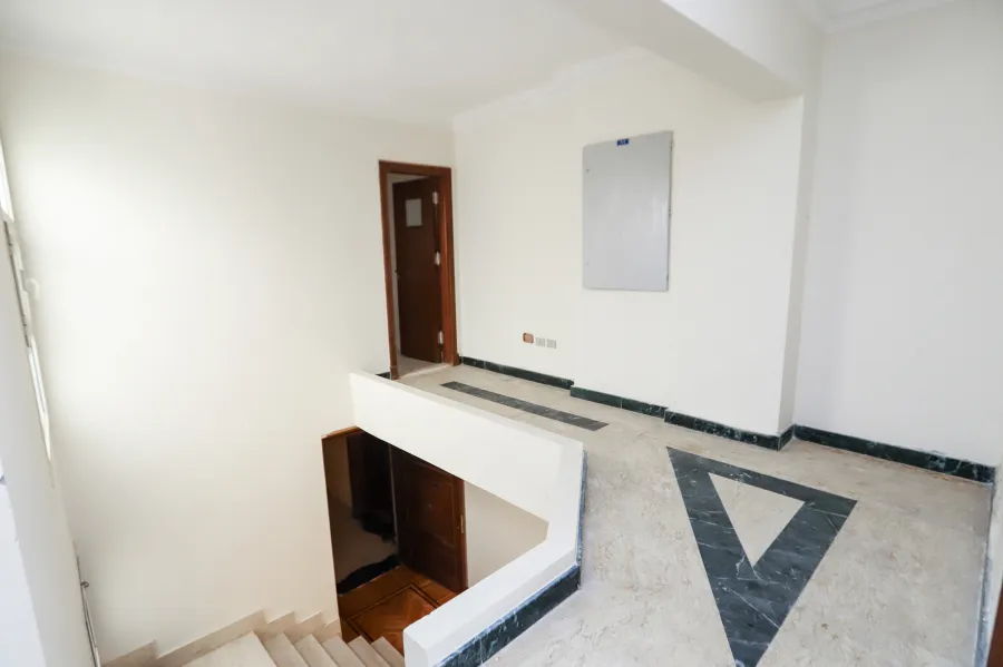 فيلا دوبلكس للبيع 260م كفر عبده  (بجوار المركز الثقافى البريطانى)