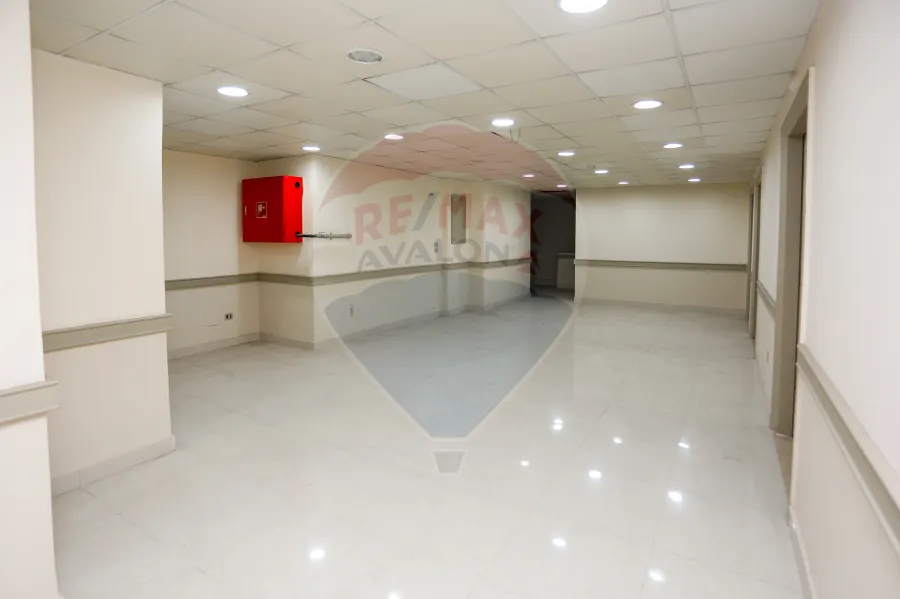 محل + ميزانين للايجار 295 م سموحه (ش فوزي معاذ)