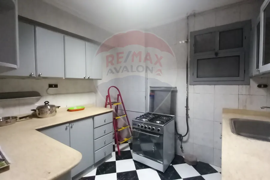 شقة للبيع 175 م المندرة (على البحر مباشرة)