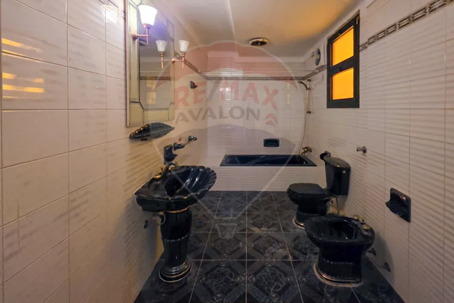 شقة دوبليكس للبيع 320 م لوران (متفرع من ش سرهنك)